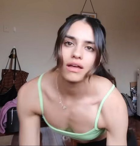 Imogen Russell sexy star photos