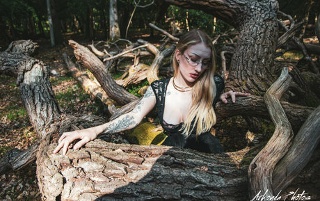 laceandleashes art pornstar photos