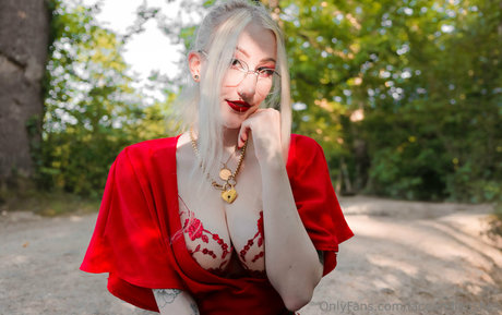 laceandleashes star naked galleries