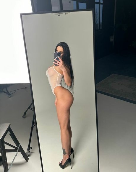 alinajimmychoo pornstar perfect photo