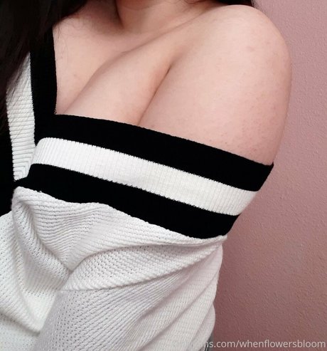 whenflowersbloom model sexy pictures