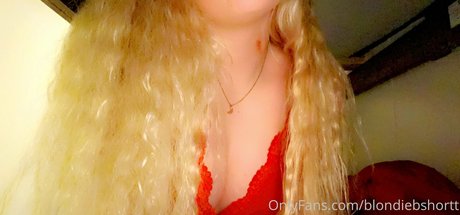 blondiebshortt free actress pics