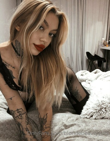 blondebeautyyulia exclusive actress img