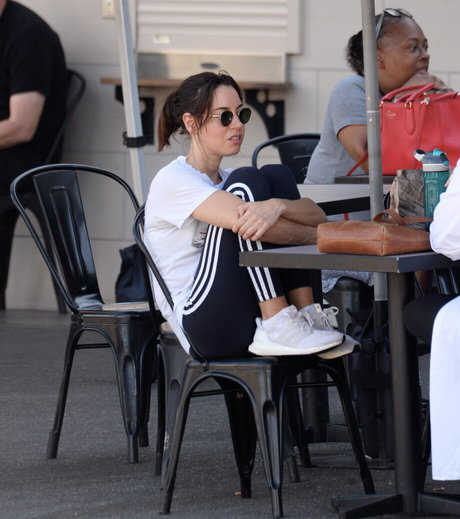 Aubrey Plaza star best pic