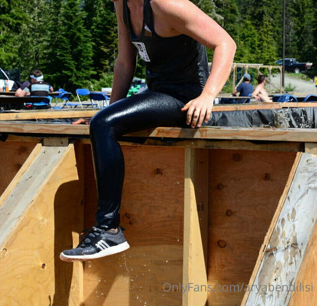 aryabendilisi hot model image