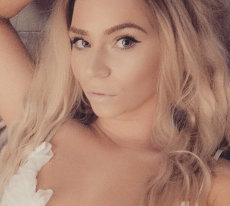 bigbootybritish pornstar xxx pic