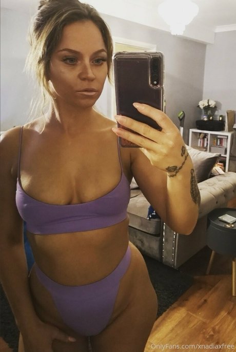 bigbootybritish star nude gallery