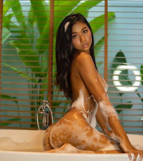 littlethingsmingle nude pornstar photo