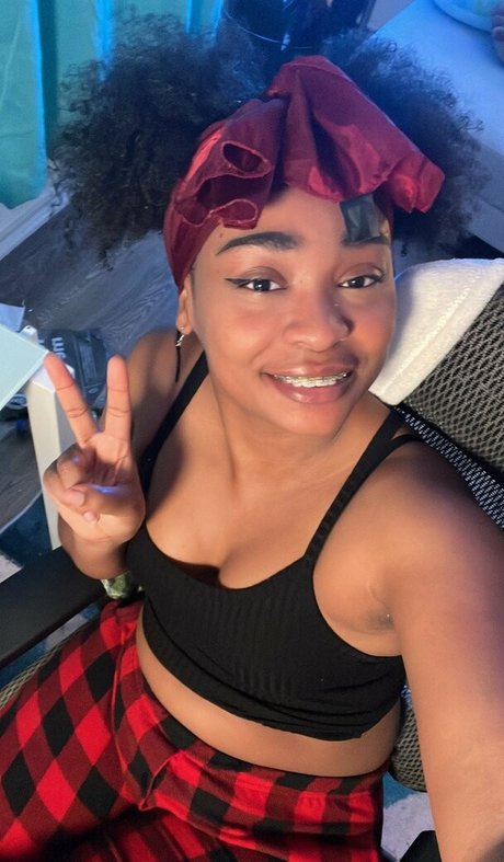 DefinedByKy model nudes archive