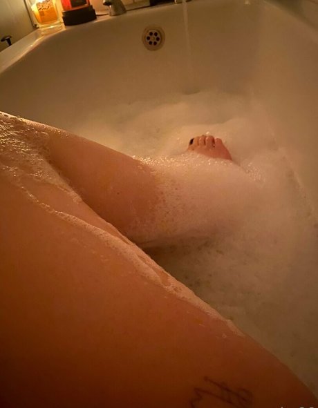 amyfreesky erotic pornstar pictures