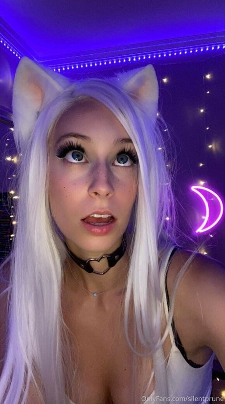 Silentprune sexy actress photo