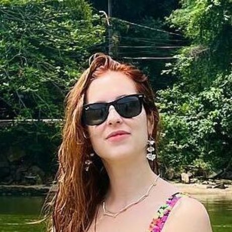 Sophia Abrahao naked actress pic