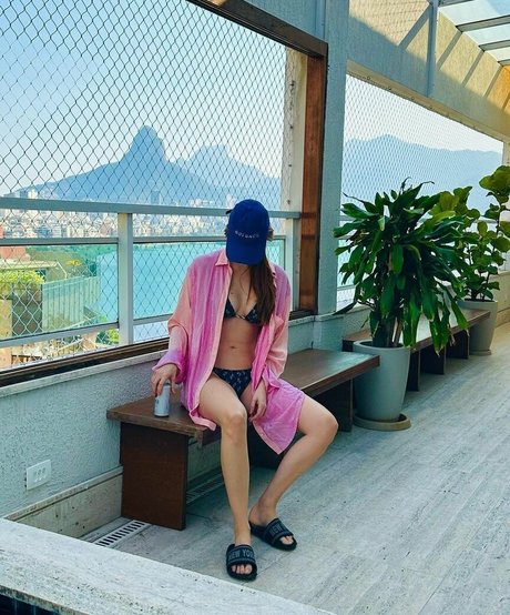 Sophia Abrahao model hot image