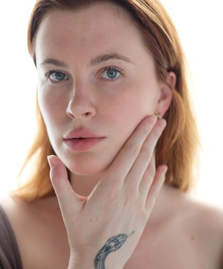 Ireland Baldwin thumbnail