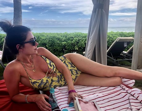 Jewel Staite xxx model galleries