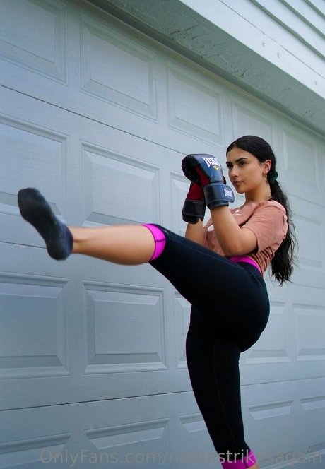 nadiastrikesagain star nude picture