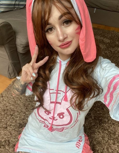 Avrora sg nude pornstar img