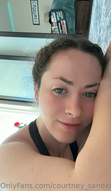 Courtney Sanderson model nude gallery