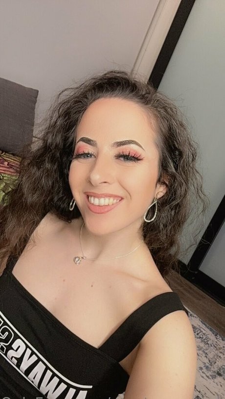 Courtney Sanderson nice model photo