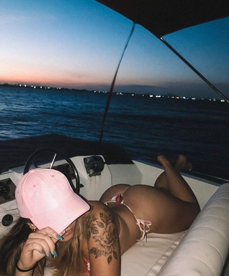 Cabo Frio model hot picture