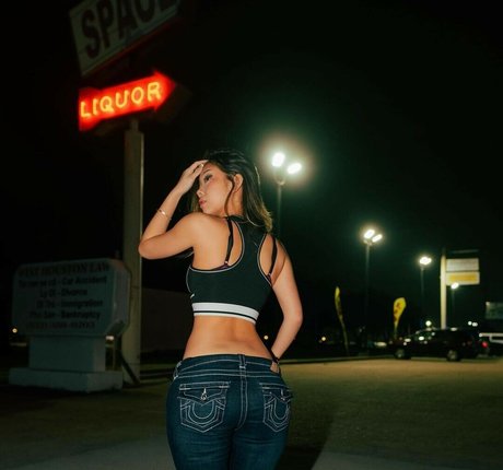 Ivy Erino model top photos