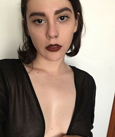 Carrenopol adult star images