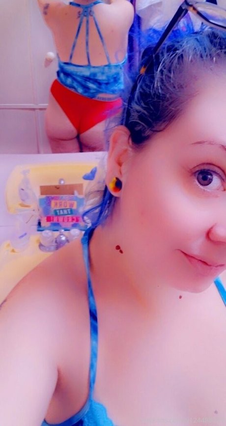 blubodygloss hot star pic