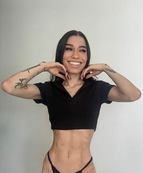 Mariana Medina G hd star image