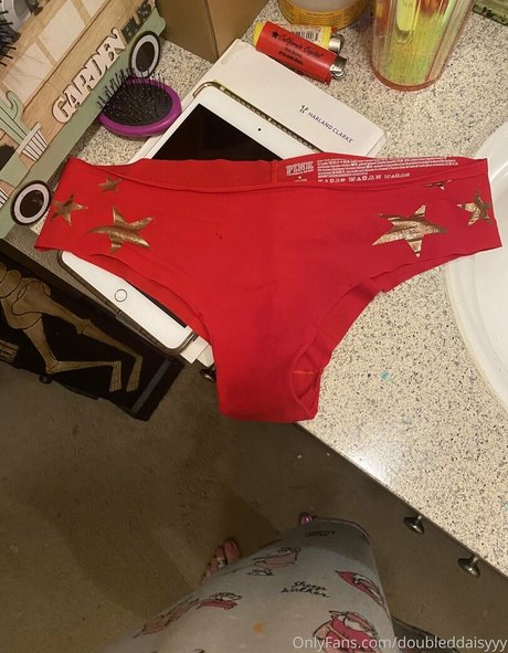 doubleddaisyyy hd model photo