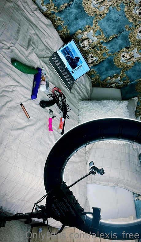 alexis free hot star archive