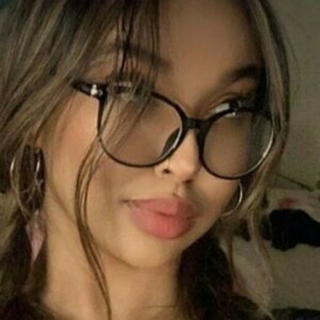 Savii nudes model picture