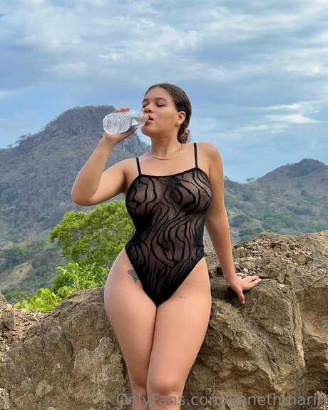 yanethmarin model hd gallery