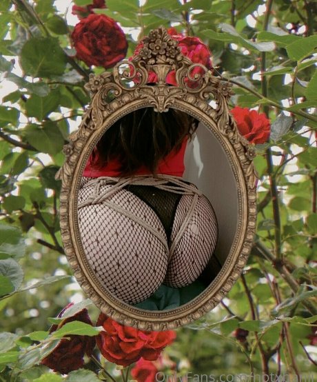 notxbvnny art actress pictures