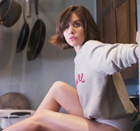 Alison Brie profile pic