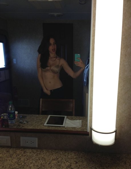 Alison Brie pornographic model pics