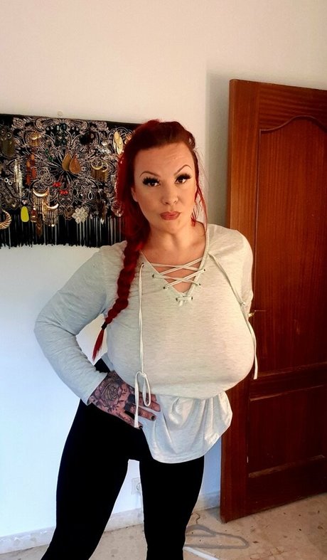 mingnaa pornstar nude images