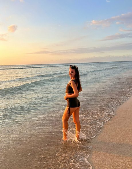 Elina re vip beautiful model img