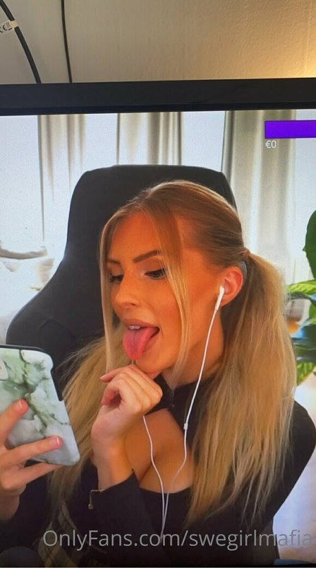 swegirlmafia star hot photo