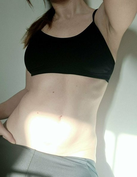 milashiroki model top picture