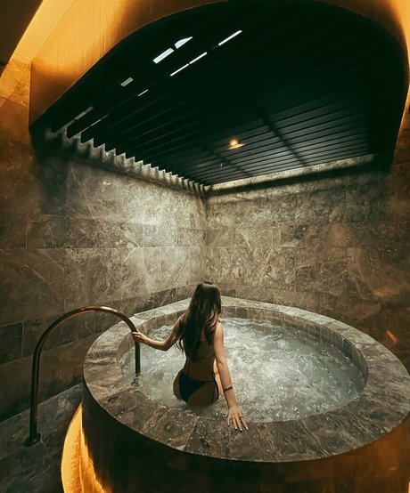 Anna Marcelo beautiful model pic