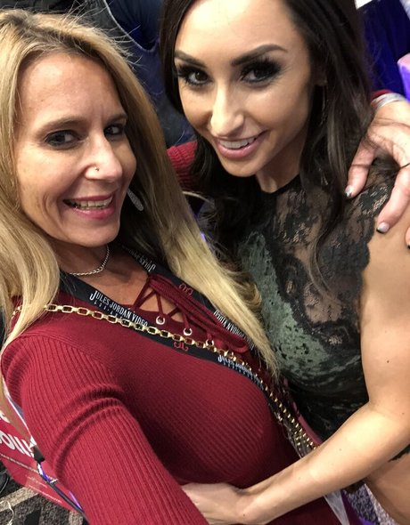 ainsleedivine erotic actress archive