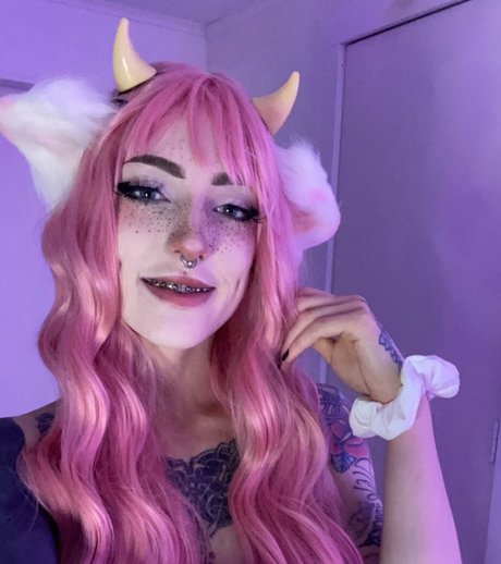 MollyRiot actress photos