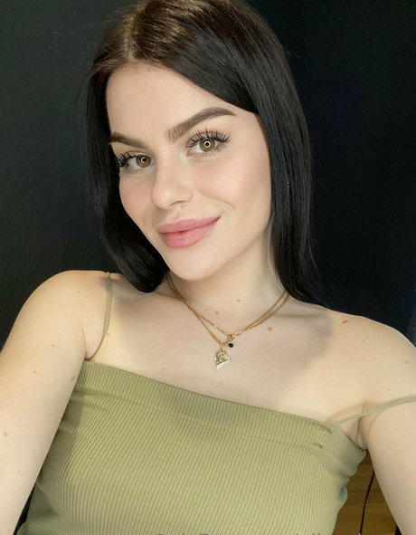 nika dream model pics