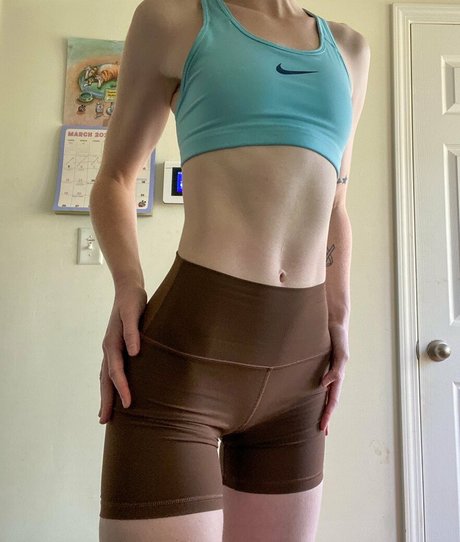 Shook Shan erotic model archive