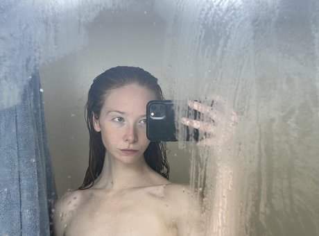 Shook Shan erotic pornstar photos