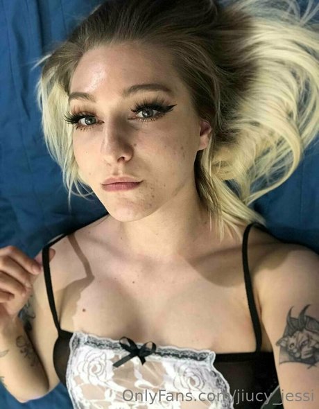 jiucy lane model naked photo