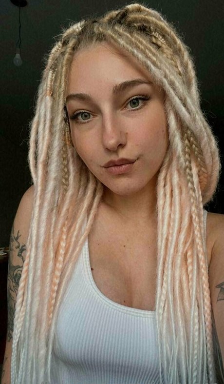 jiucy lane hd model photo