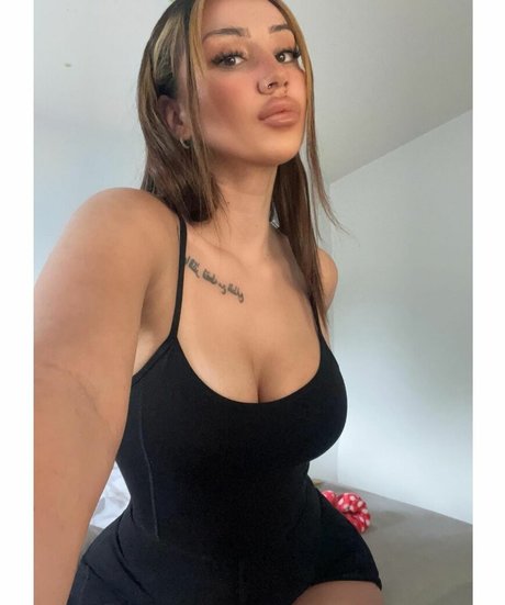 Xosnoh art model image