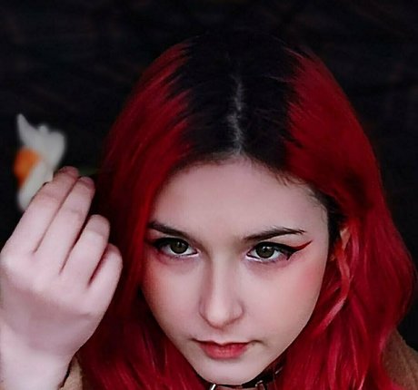 skarleeet pornstar pretty img