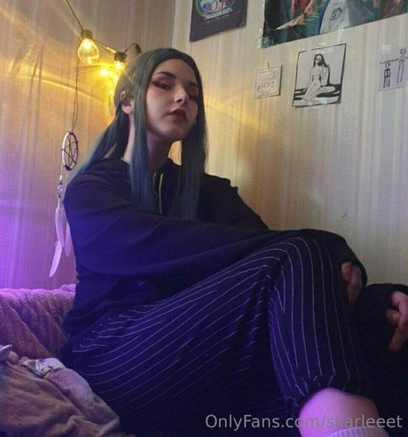 skarleeet pretty pornstar img